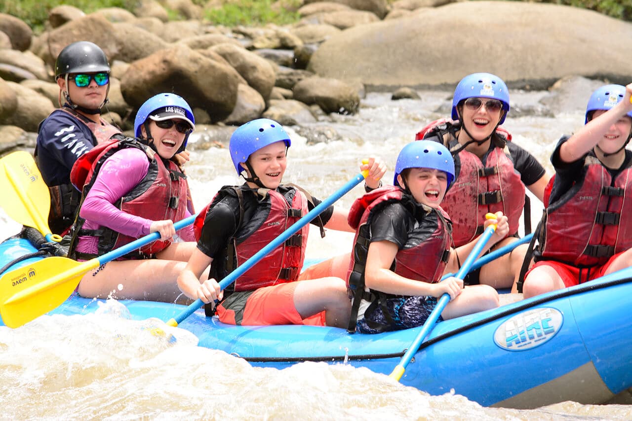 Río Balsa Whitewater Rafting (Class V) - Image 1